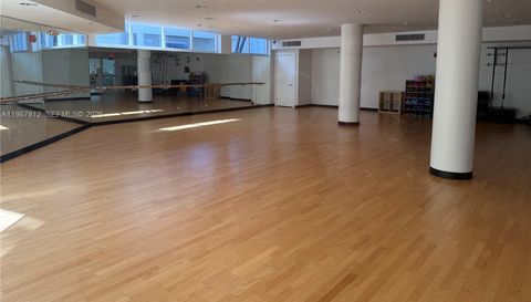 20281 E Country Club Dr