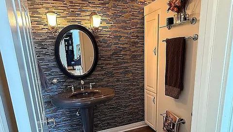 6N274 W Ridgewood Ln