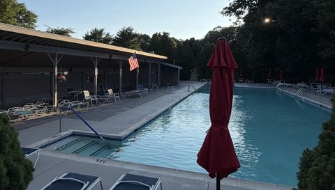 504 Carriage Dr