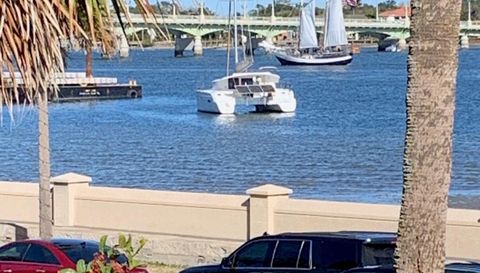 174 Avenida Menendez