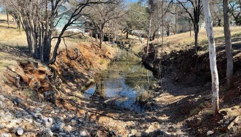 809 Sunrise LN