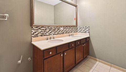 342 River St UNIT 3402