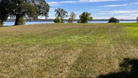 XXXXX N Lake Shore Drive