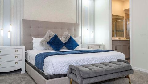 1692 TROPICAL PALMS CIRCLE