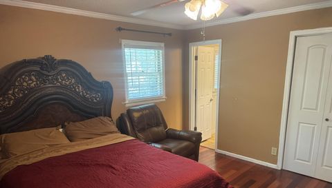 201 Loraine Woods Dr