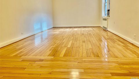 76-15 35th Ave