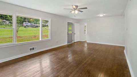 21 Nebo Dr
