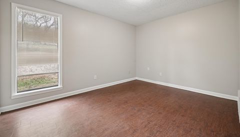 4328 W Hunters Glen St