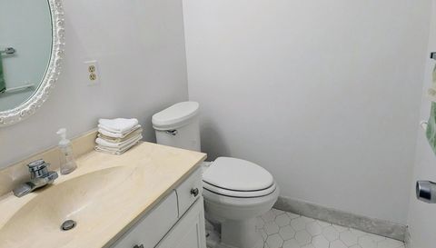 2425 Presidential Way APT 1905