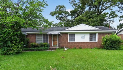 441 Sarah Dr