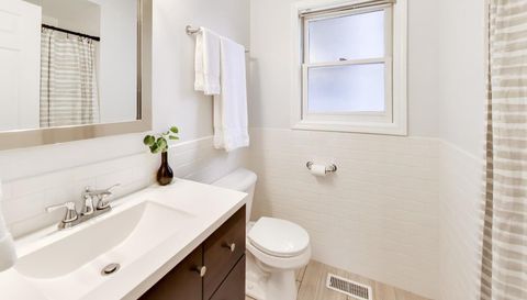 1359 W Hubbard Street