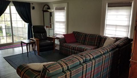 2536 Old Glenview Rd