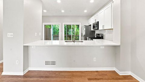 3684 Lantern Walk Ln