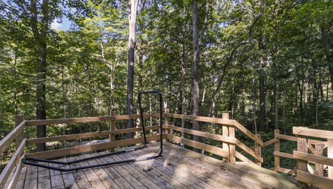 272 Canterbury Dr