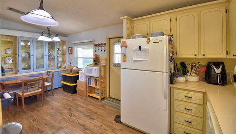 447 VILLAGE CIRCLE SW