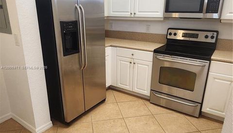 3600 Oaks Clubhouse Dr