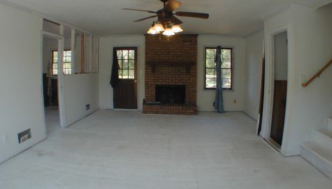 3417 Creekwood Dr SE