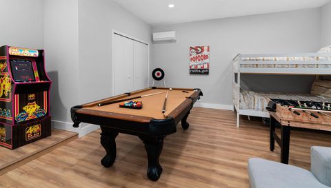 807 Clarence Bohls LN