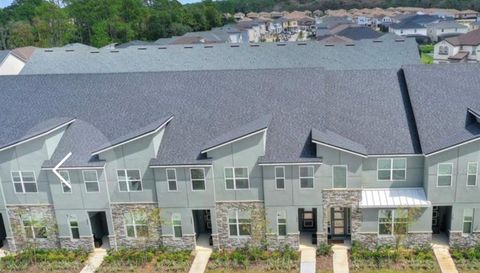 1692 TROPICAL PALMS CIRCLE