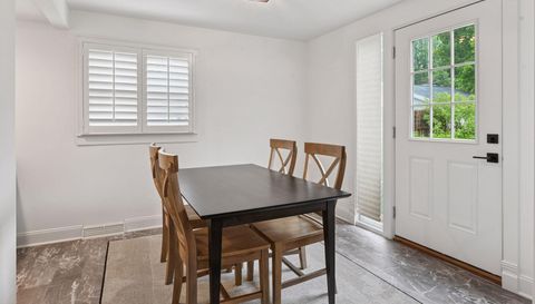 129 Chicago Avenue N