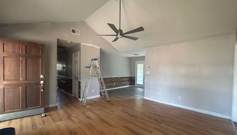 132 Pineview St