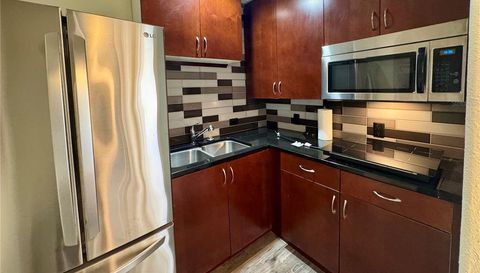 862 CYPRESS LAKES BOULEVARD