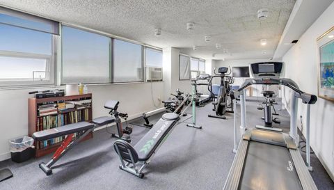 5733 N Sheridan Road