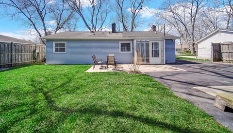 327 N Pershing Avenue