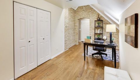 3358 N Monticello Avenue