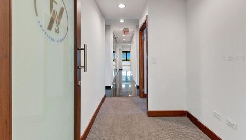 207 Calle Del Parque