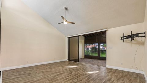 107 Seville Ct N