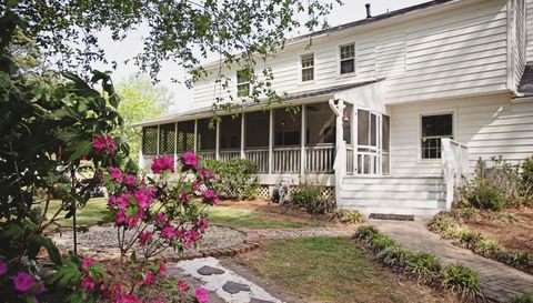 314 Lamplighter Ln SE