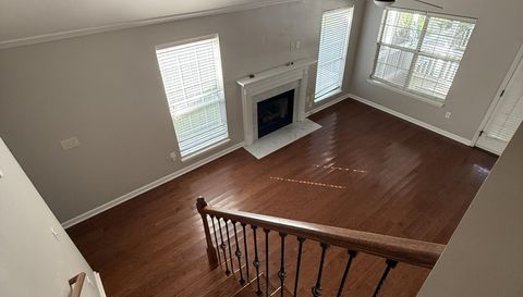 823 Harbor Place Dr