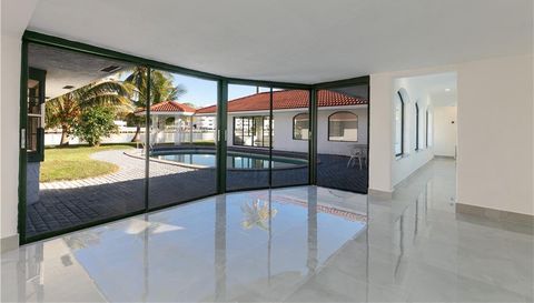 631 Palm Dr