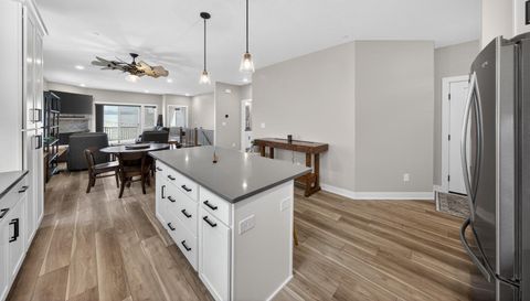 698 Shardlow Place NE