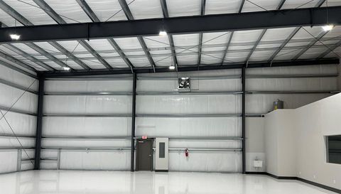 85 Hangar Way