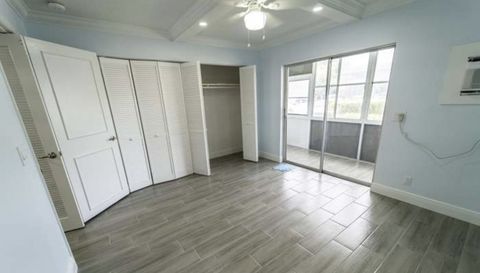 309 Windsor N
