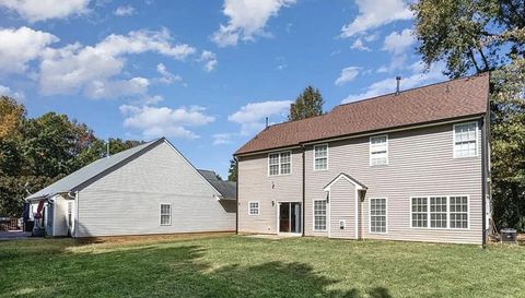 1212 Oakdale Commons Ct