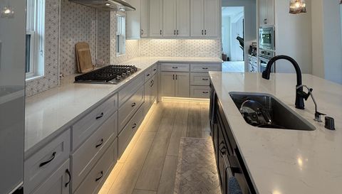 2832 Fountain Park Dr