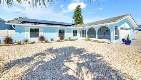 1015 SPINDLE PALM WAY