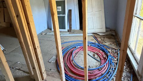 347 River Bend Rd SW