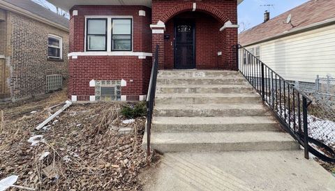 9132 S Blackstone Avenue