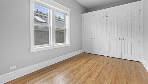 1658 W Nelson Street