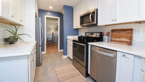 736 S Ashland Avenue