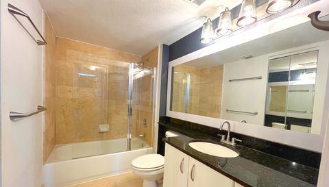 1625 KENNEDY CSWY North Bay Village