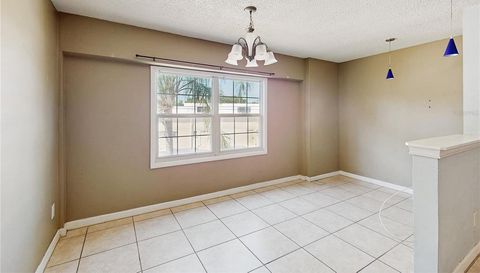 117 N MERCURY AVENUE