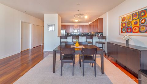 1600 S Prairie Avenue