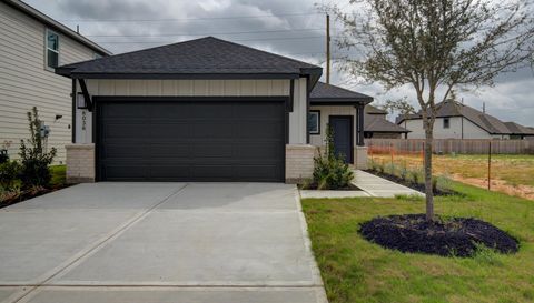 8038 Magnolia Prairie Ln