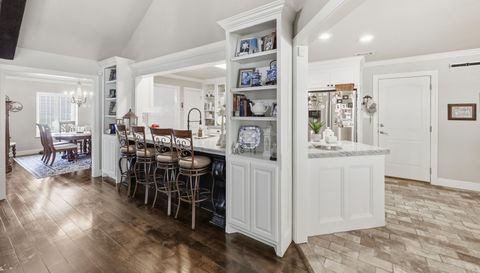 125 Lexington Dr
