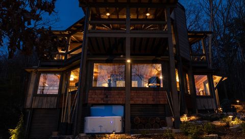 272 Heights Overlook